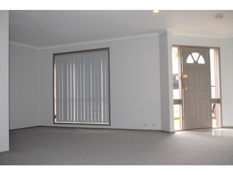 8 MANNING COURT, Sunbury VIC 3429