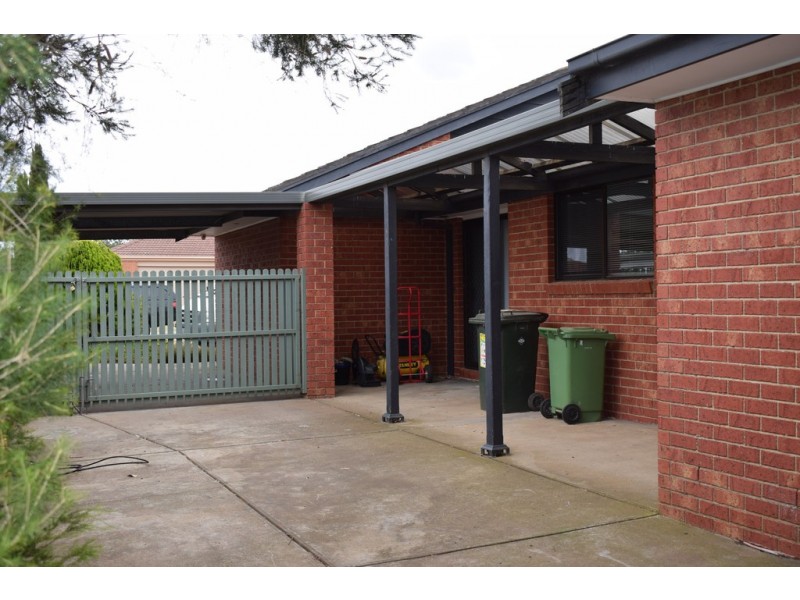 8 MANNING COURT, Sunbury VIC 3429