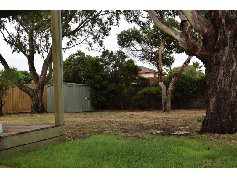 8 MANNING COURT, Sunbury VIC 3429
