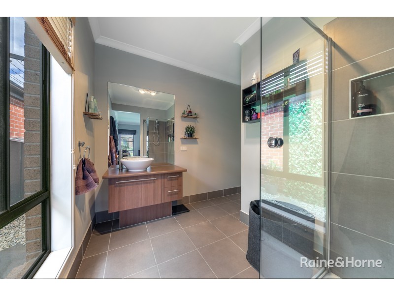 30 Holland Road, Sunbury VIC 3429