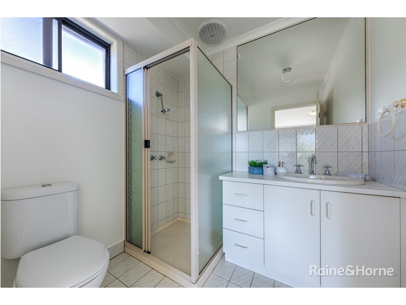 54 Olive Grove, Sunbury VIC 3429