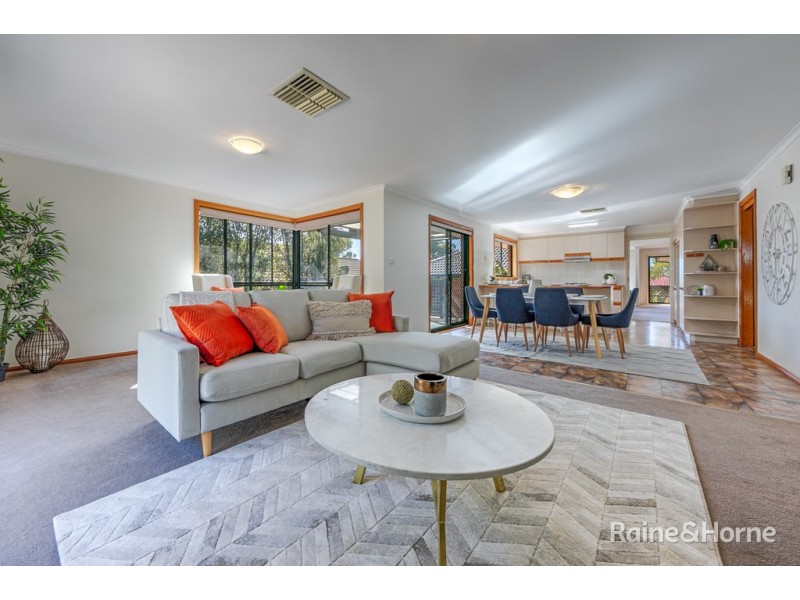 54 Olive Grove, Sunbury VIC 3429