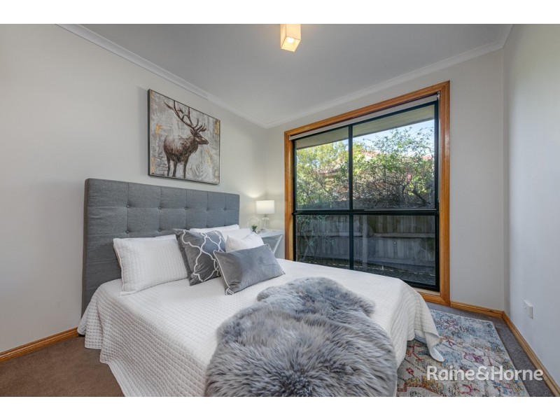 54 Olive Grove, Sunbury VIC 3429