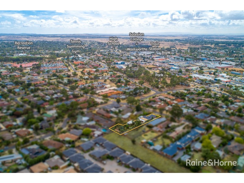 98 Anderson Road, Sunbury VIC 3429