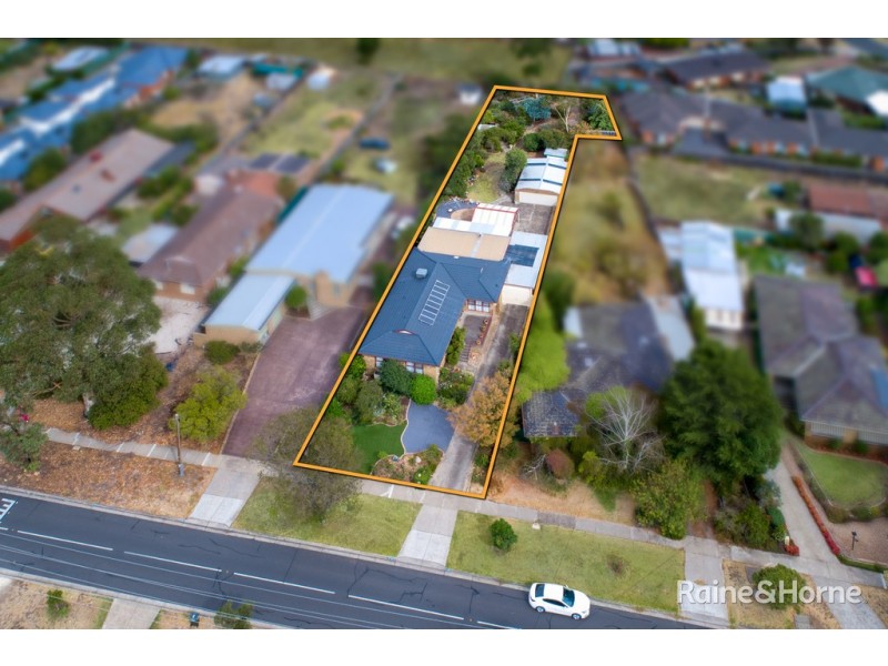 98 Anderson Road, Sunbury VIC 3429