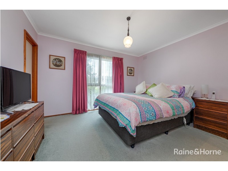 98 Anderson Road, Sunbury VIC 3429