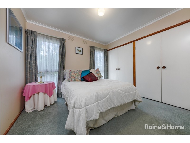 98 Anderson Road, Sunbury VIC 3429