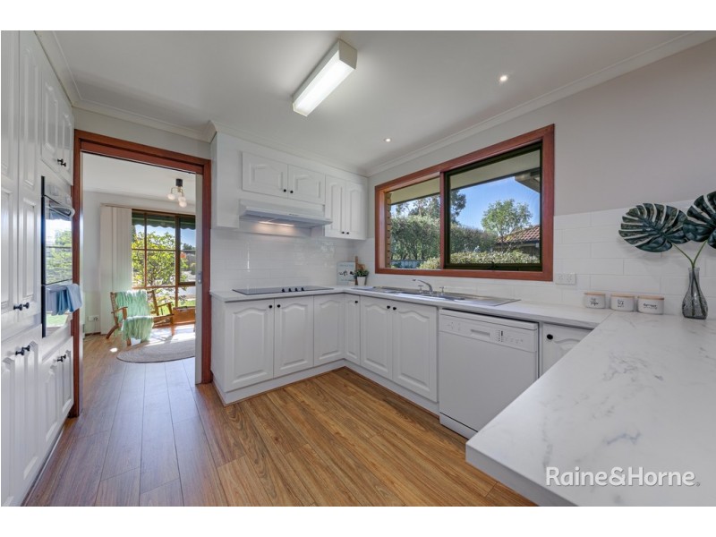 47 Dunrossil Drive, Sunbury VIC 3429