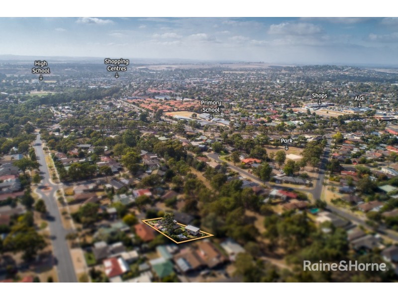 4 Dargie Court, Sunbury VIC 3429