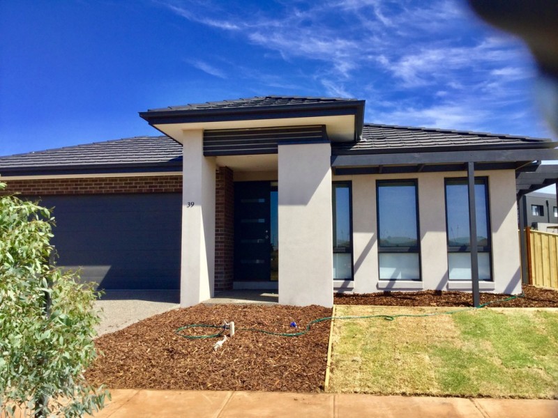 39 Jersey Drive, Sunbury VIC 3429