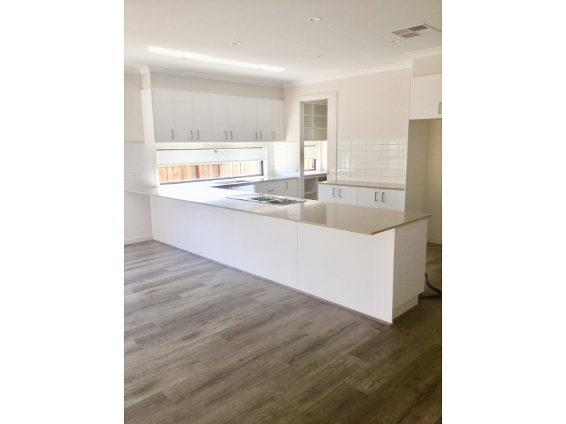 39 Jersey Drive, Sunbury VIC 3429