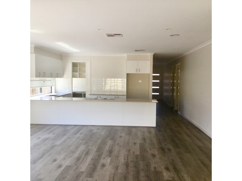 39 Jersey Drive, Sunbury VIC 3429