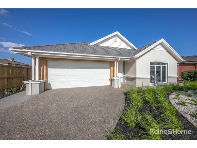 4 Lampton Way, Sunbury VIC 3429