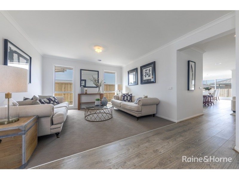 4 Lampton Way, Sunbury VIC 3429