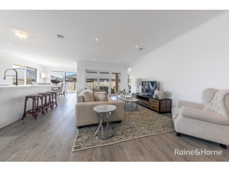 4 Lampton Way, Sunbury VIC 3429