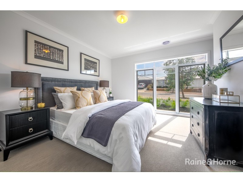 4 Lampton Way, Sunbury VIC 3429