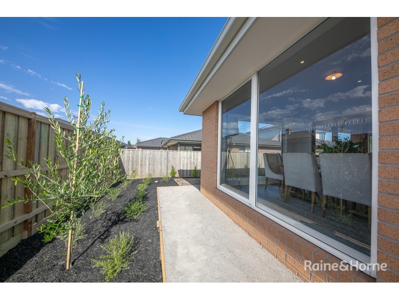 4 Lampton Way, Sunbury VIC 3429