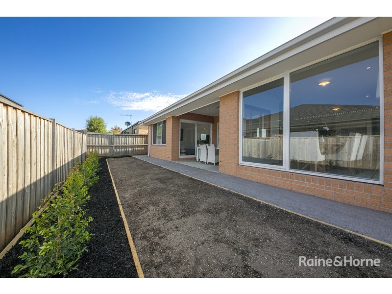 4 Lampton Way, Sunbury VIC 3429