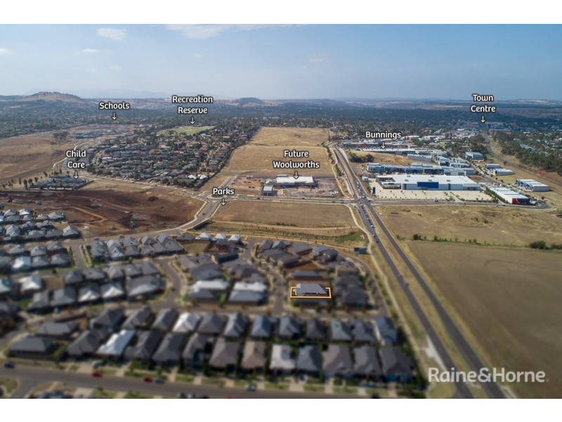 4 Lampton Way, Sunbury VIC 3429