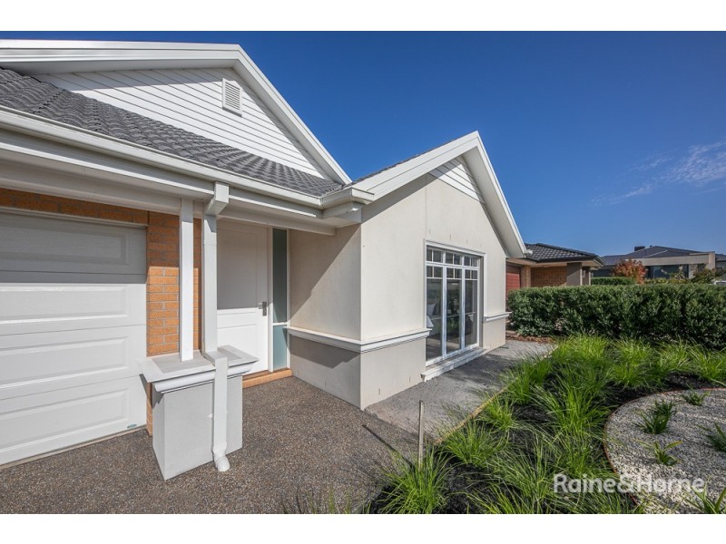 4 Lampton Way, Sunbury VIC 3429