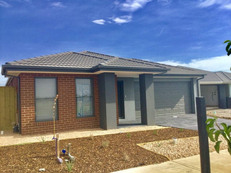 33 Splendour Circuit, Diggers Rest VIC 3427