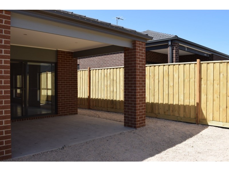 33 Splendour Circuit, Diggers Rest VIC 3427