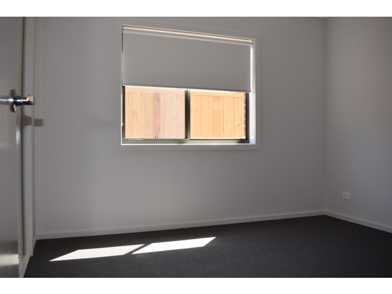 33 Splendour Circuit, Diggers Rest VIC 3427