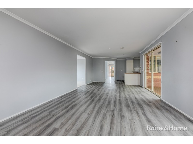 2 Daly Close, Sunbury VIC 3429