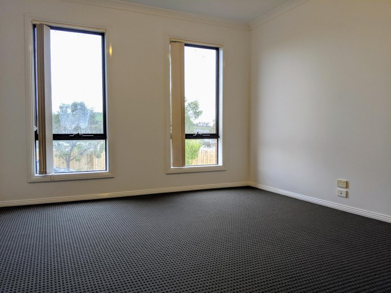 3 WAUGH STREET, Sunbury VIC 3429