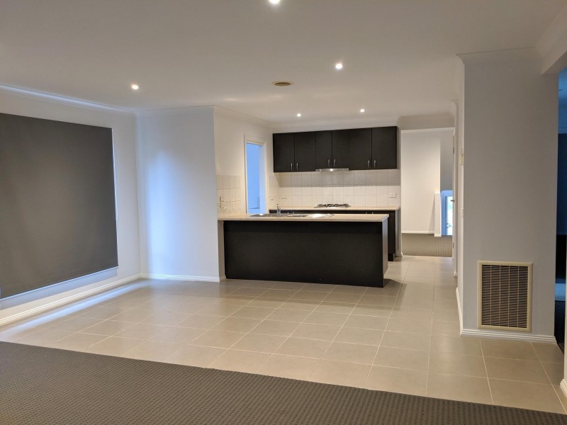 3 WAUGH STREET, Sunbury VIC 3429