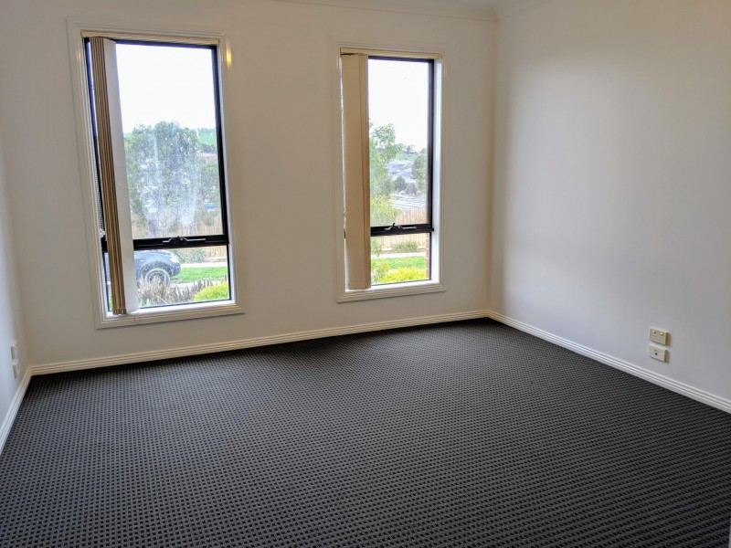 3 WAUGH STREET, Sunbury VIC 3429