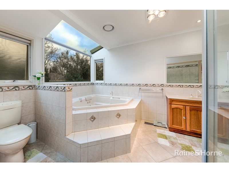 35 Vaughan Street, Sunbury VIC 3429