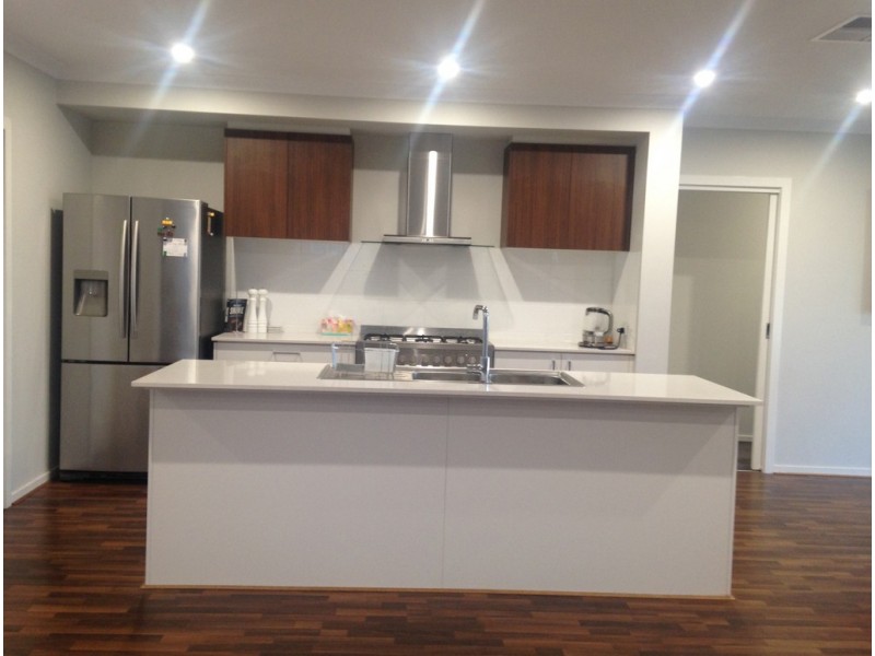 41 Healy Avenue, Sunbury VIC 3429