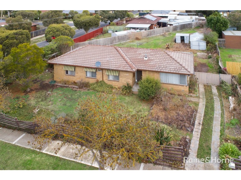 2 Eyre Street, Sunbury VIC 3429