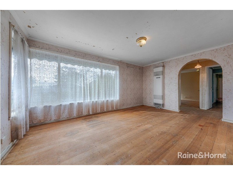 2 Eyre Street, Sunbury VIC 3429