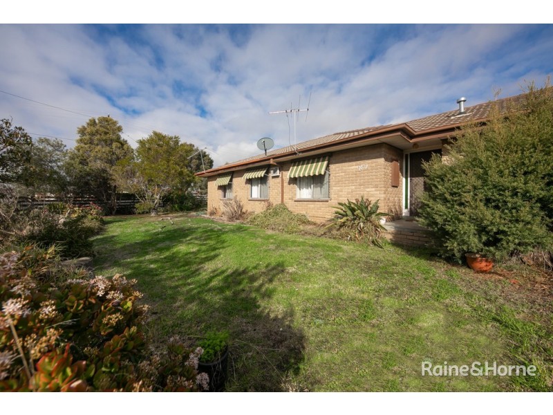 2 Eyre Street, Sunbury VIC 3429