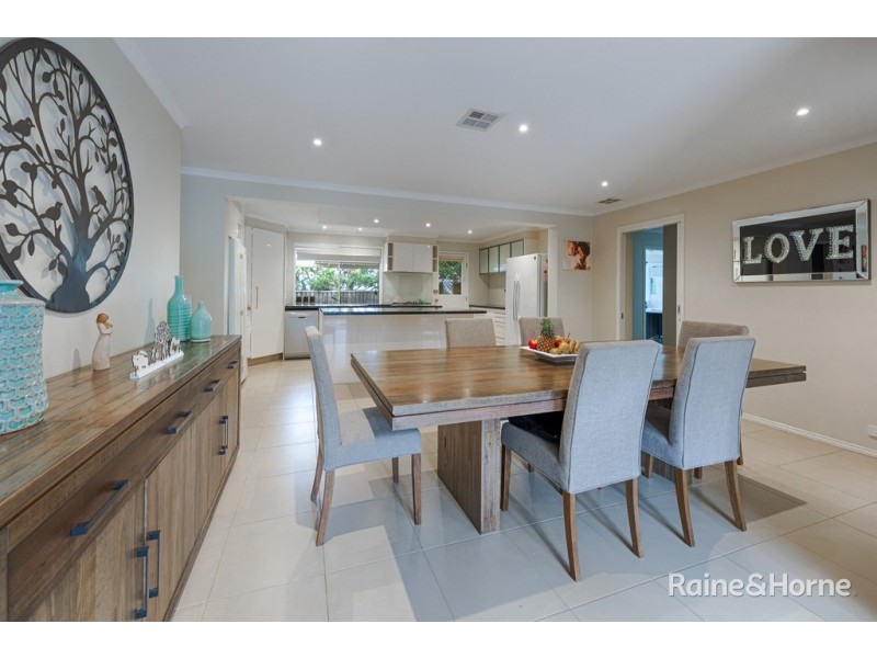 115 Yellow Gum Boulevard, Sunbury VIC 3429