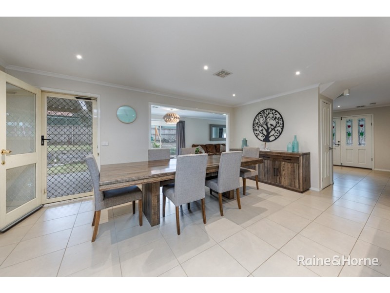 115 Yellow Gum Boulevard, Sunbury VIC 3429