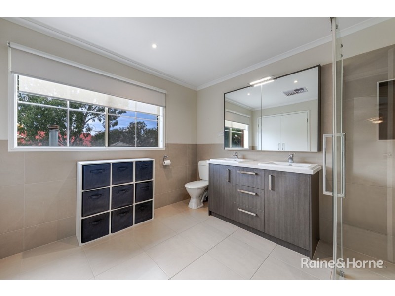 115 Yellow Gum Boulevard, Sunbury VIC 3429