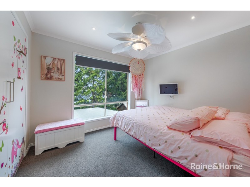 115 Yellow Gum Boulevard, Sunbury VIC 3429