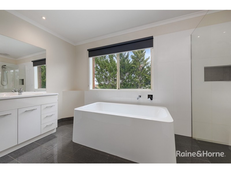 115 Yellow Gum Boulevard, Sunbury VIC 3429