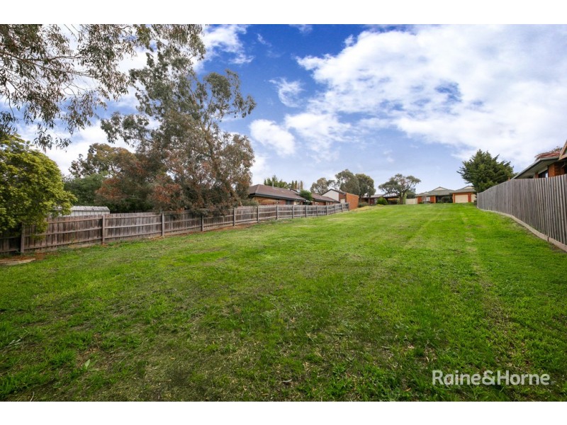 12 Brett Court, Sunbury VIC 3429