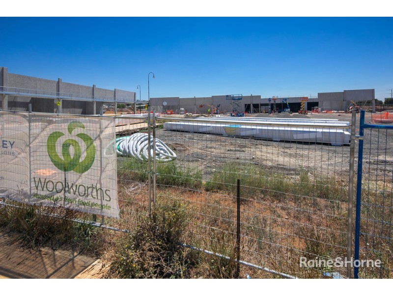 Lot 2705 Light Horse Circuit, Sunbury VIC 3429