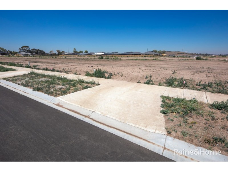 Lot 2705 Light Horse Circuit, Sunbury VIC 3429