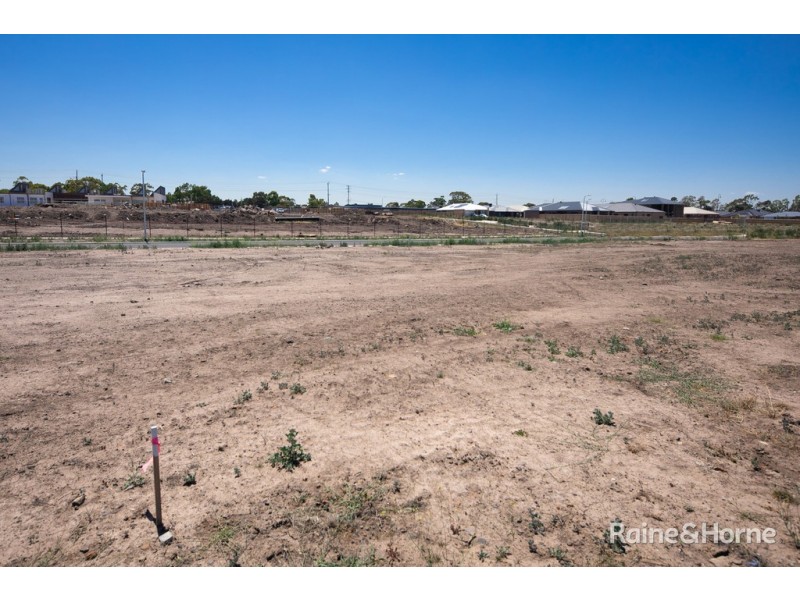 Lot 2705 Light Horse Circuit, Sunbury VIC 3429