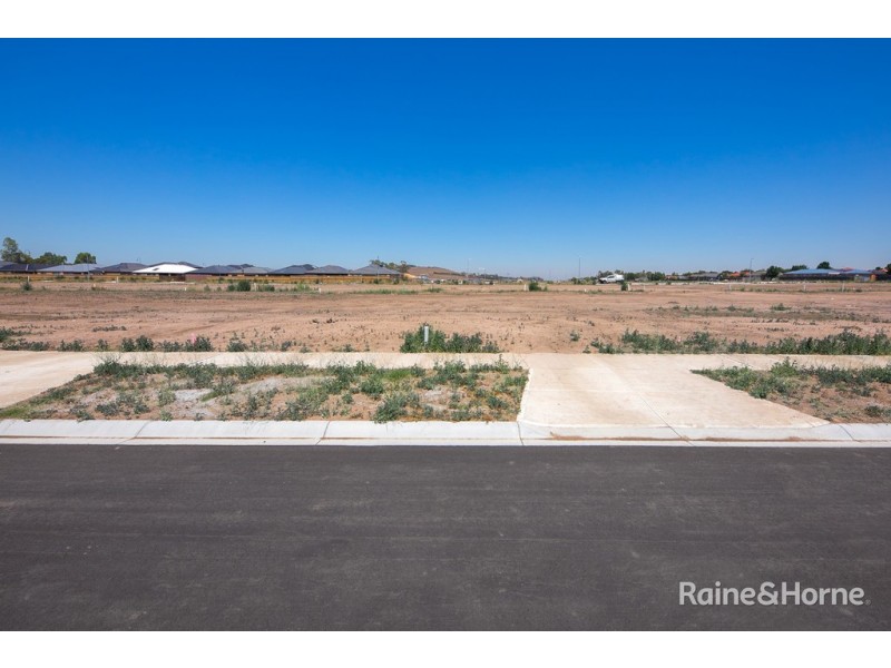 Lot 2705 Light Horse Circuit, Sunbury VIC 3429