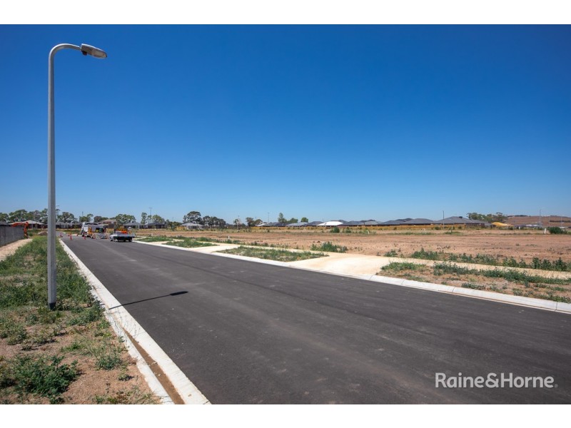 Lot 2705 Light Horse Circuit, Sunbury VIC 3429