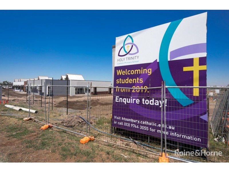 Lot 2705 Light Horse Circuit, Sunbury VIC 3429