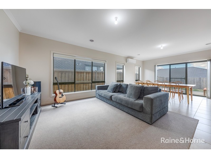 60 Rosenthal Boulevard, Sunbury VIC 3429