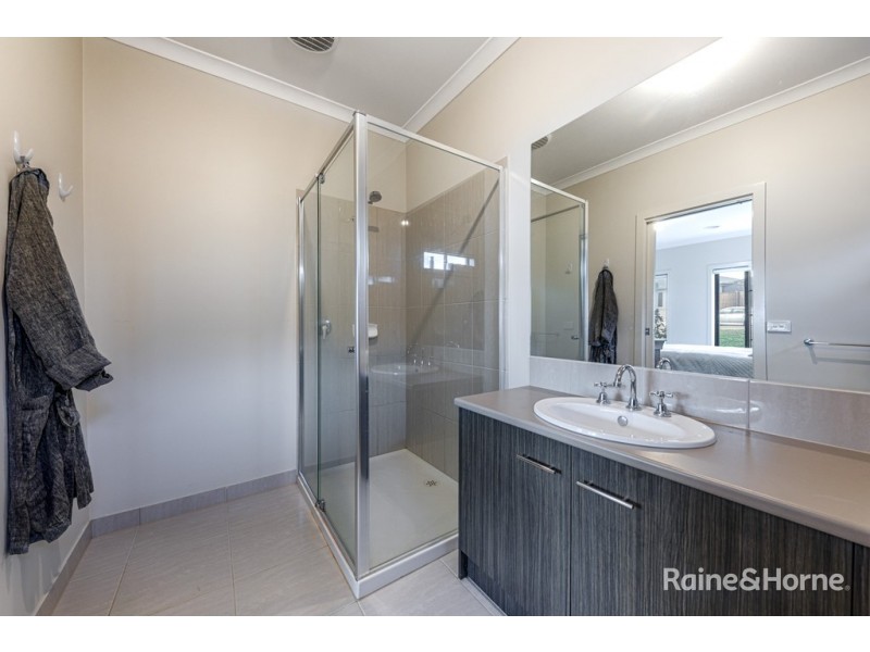 60 Rosenthal Boulevard, Sunbury VIC 3429
